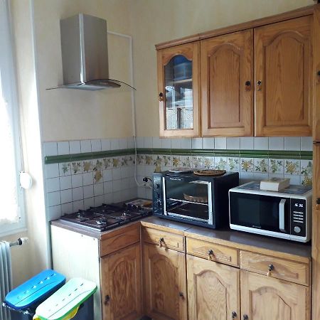 Chambre Meublee Au Coeur De Ville - Chez L'Habitant Le Creusot Exterior foto
