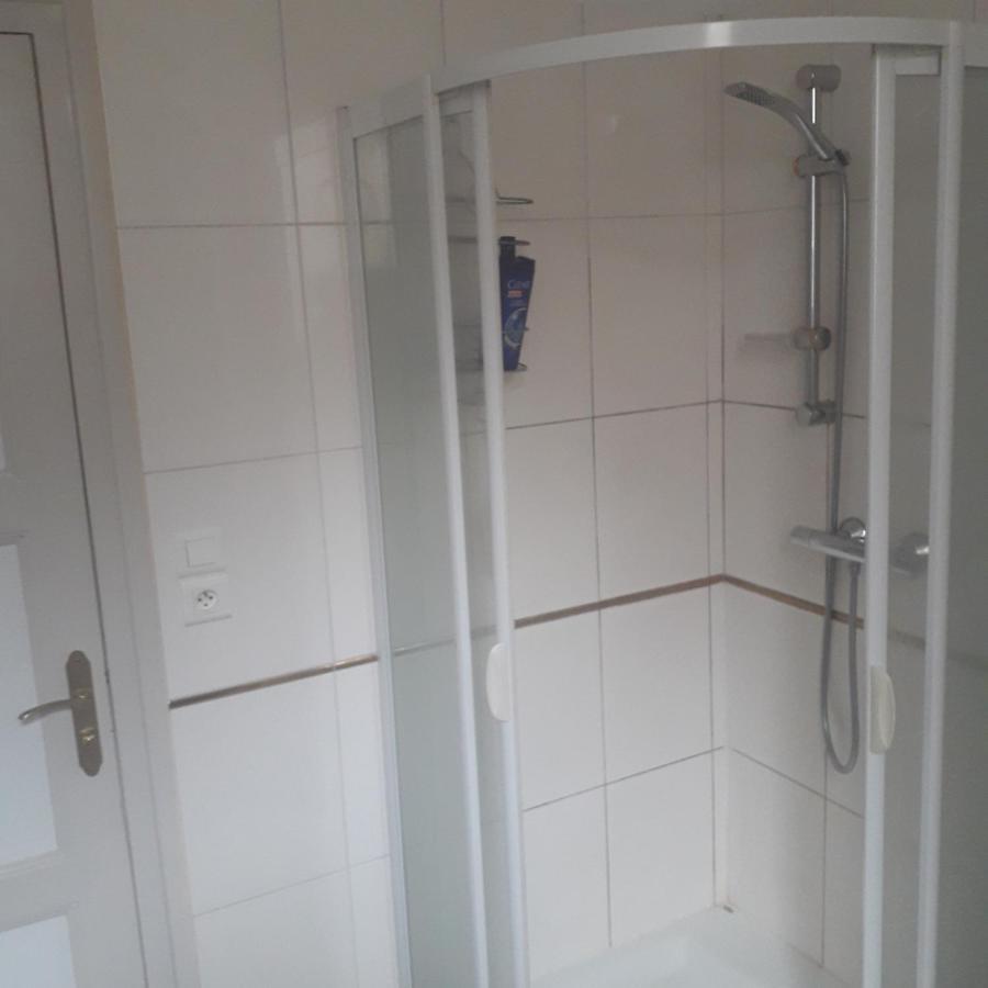 Chambre Meublee Au Coeur De Ville - Chez L'Habitant Le Creusot Exterior foto